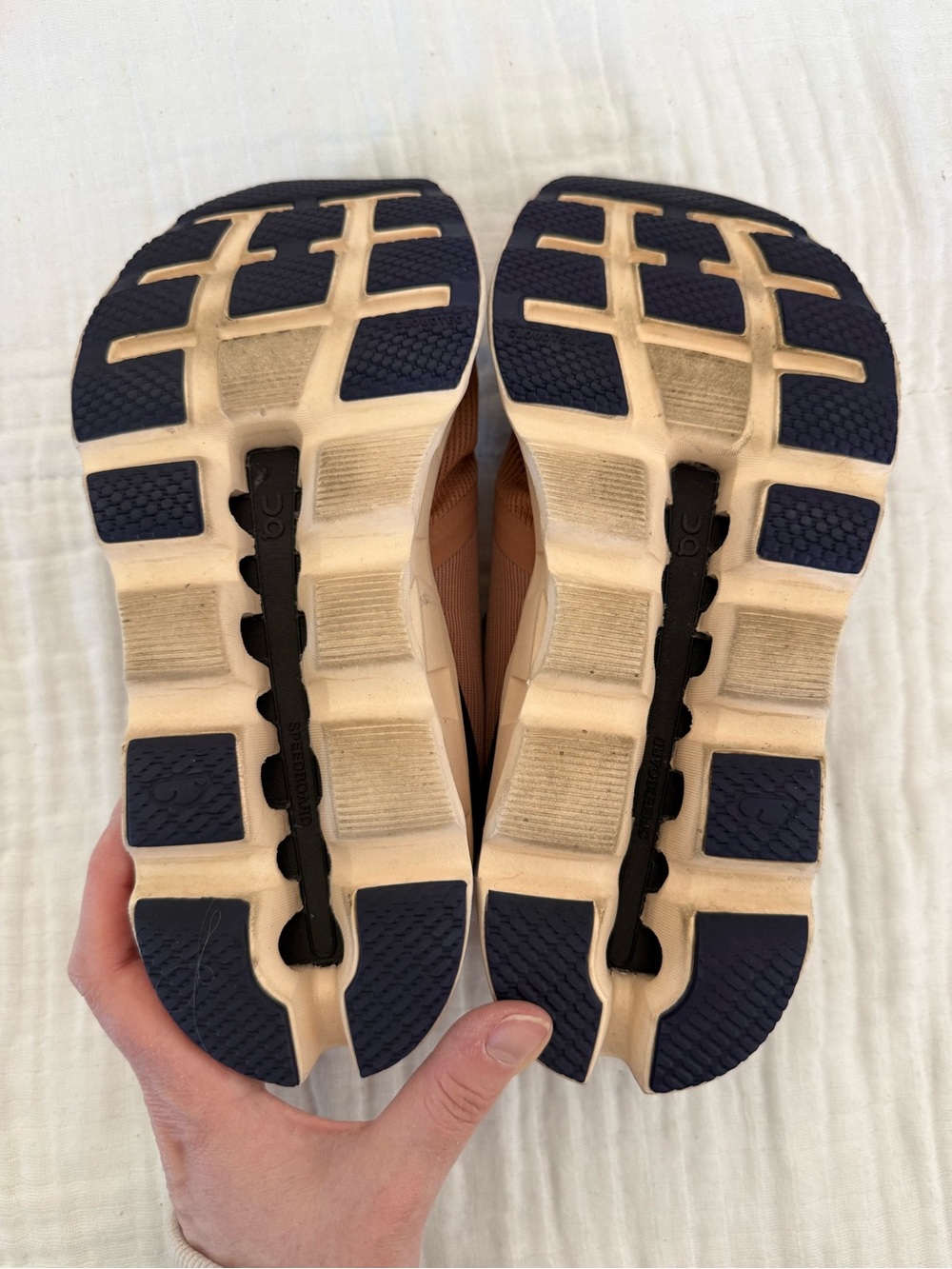 On Running Cloudstratus Size 8 - Picture 9 of 9